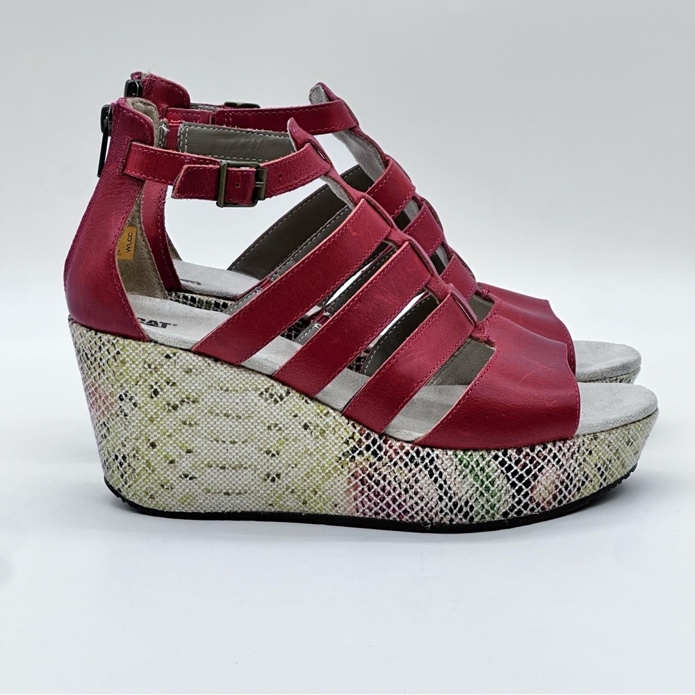 Caterpillar Westwood Wedge Sandals. Size 9